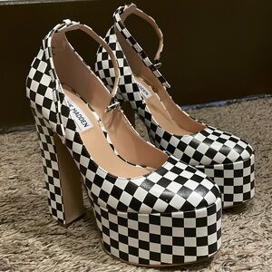 Steve Madden checkered heels